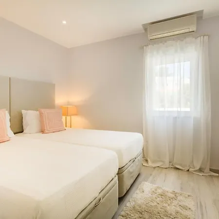 فيلة Vale Do Lobo Premium لول